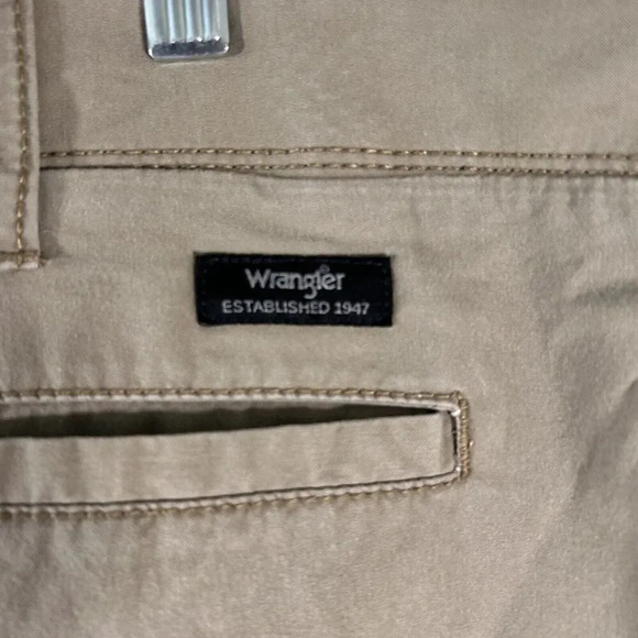 Wrangler Shorts Men's 48 Brown Pockets Cotton Blend 9.5" Inseam Button Zip - Picture 8 of 10